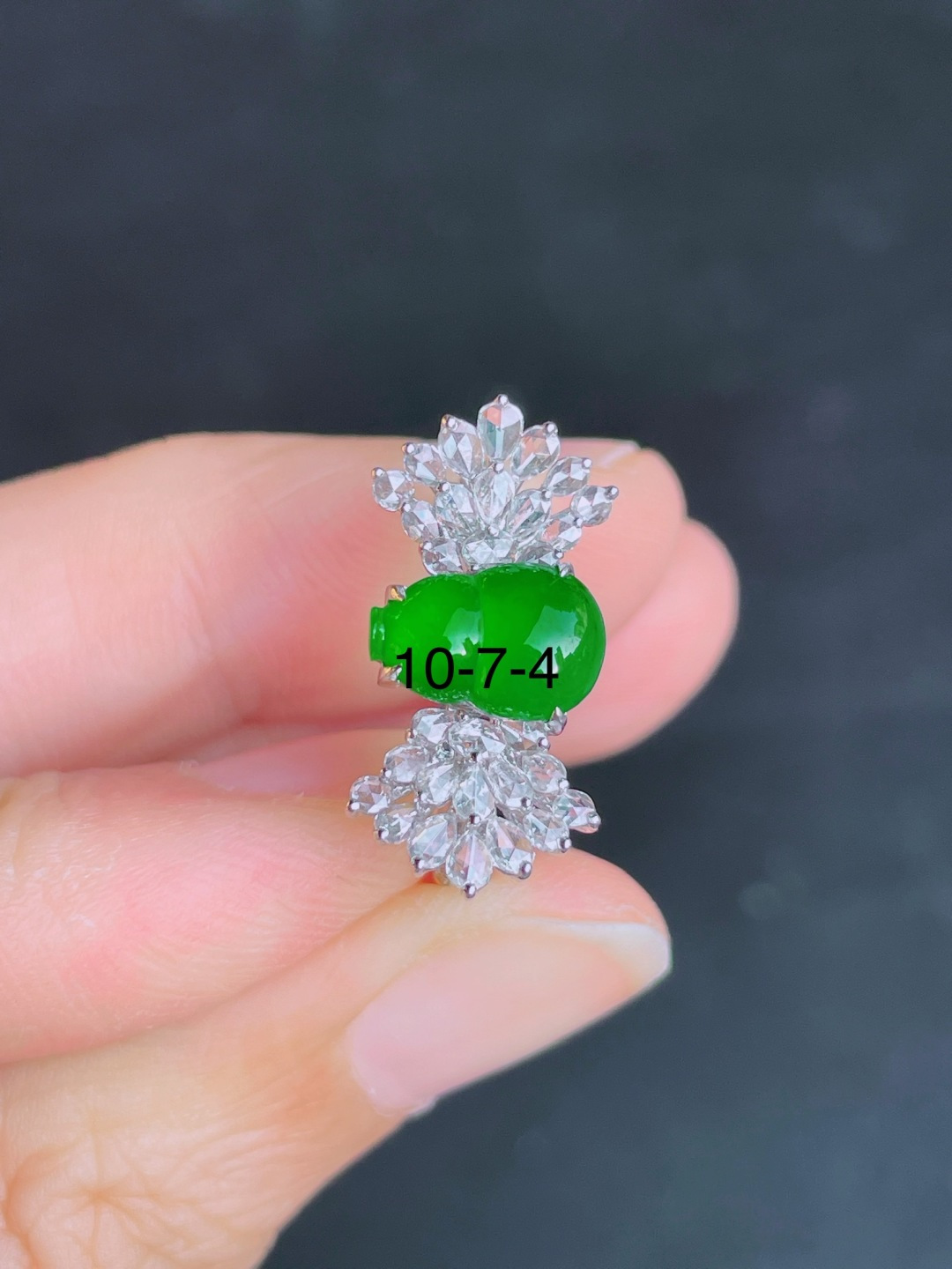 ️绿葫芦戒指 晶莹剔透，新颖时尚，无裂，10-7-4