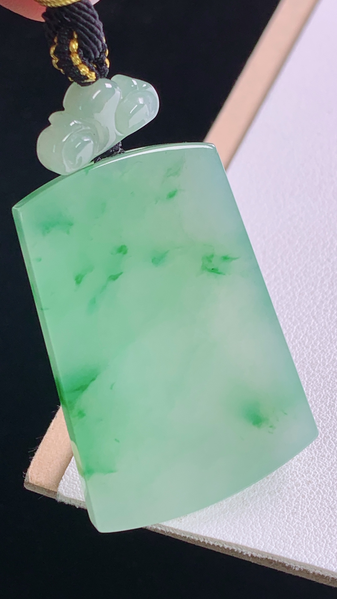 冰晴飘花无事牌 种色兼备，花色灵动，无裂 尺寸:45.7-31.4-4.8mm 25
