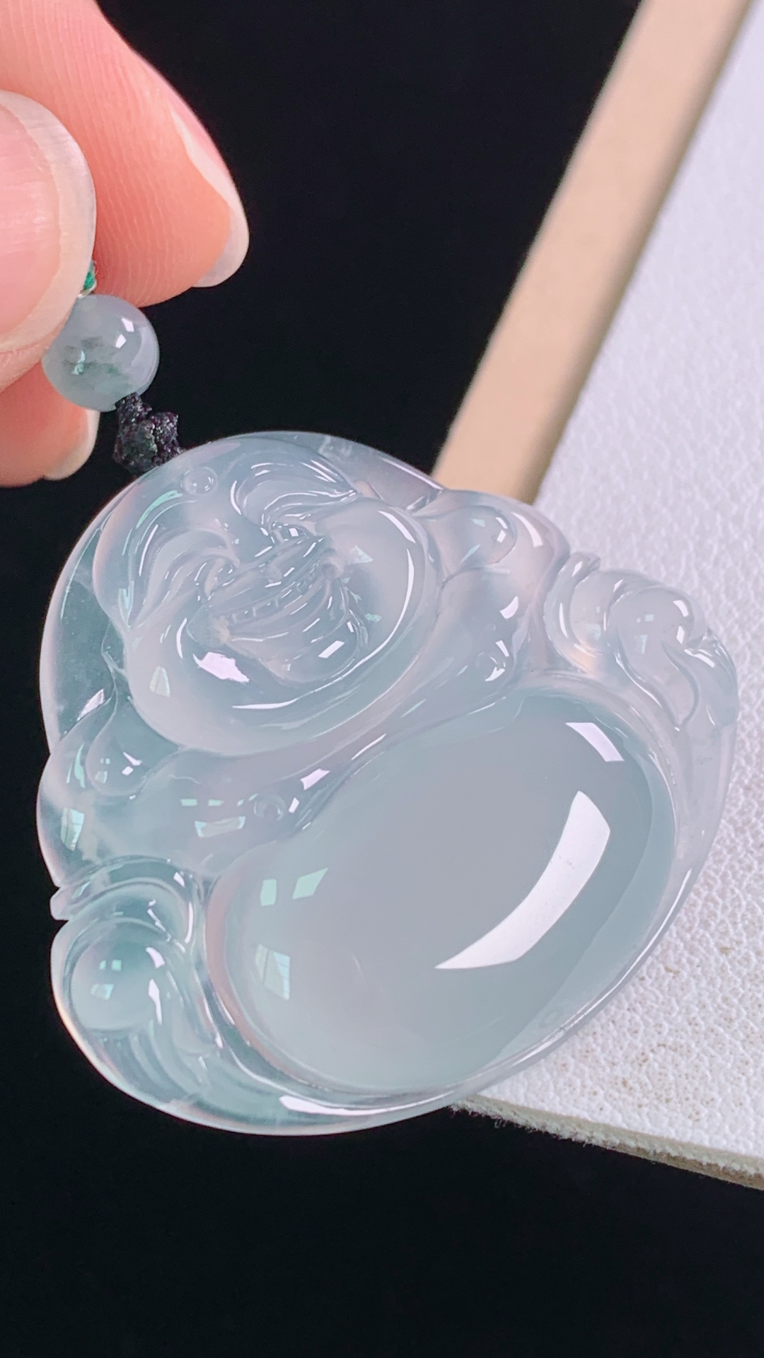 佛公 种水，晶莹剔透，无裂 尺寸:30.5-33.5-6.0mm 25