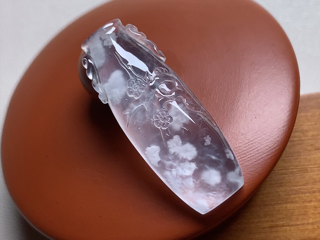 玻璃种雪花棉花瓶 很别致，点点雪花意境十足，尺寸32.2*12*5.2