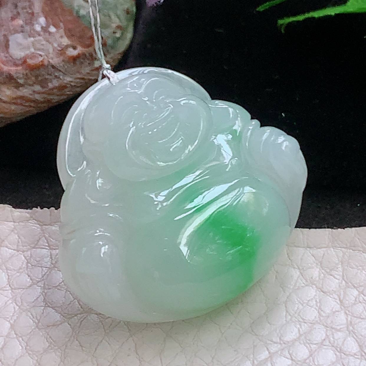 xqa实拍32*36*9.8天然缅甸翡翠a货冰飘绿佛公 开心佛玉吊坠 玉挂件