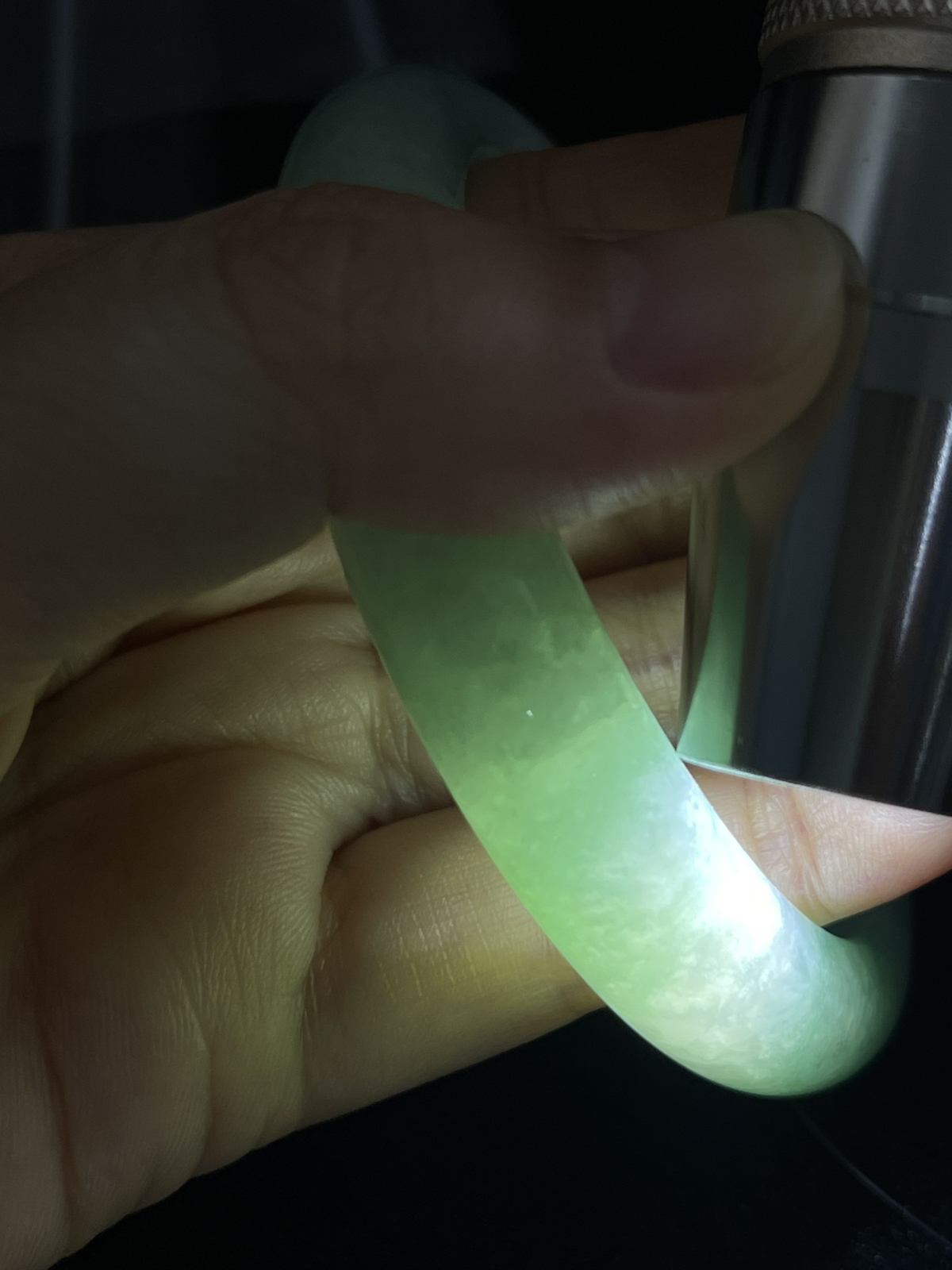 正圈56圈口，翡翠糯化种飘绿手镯