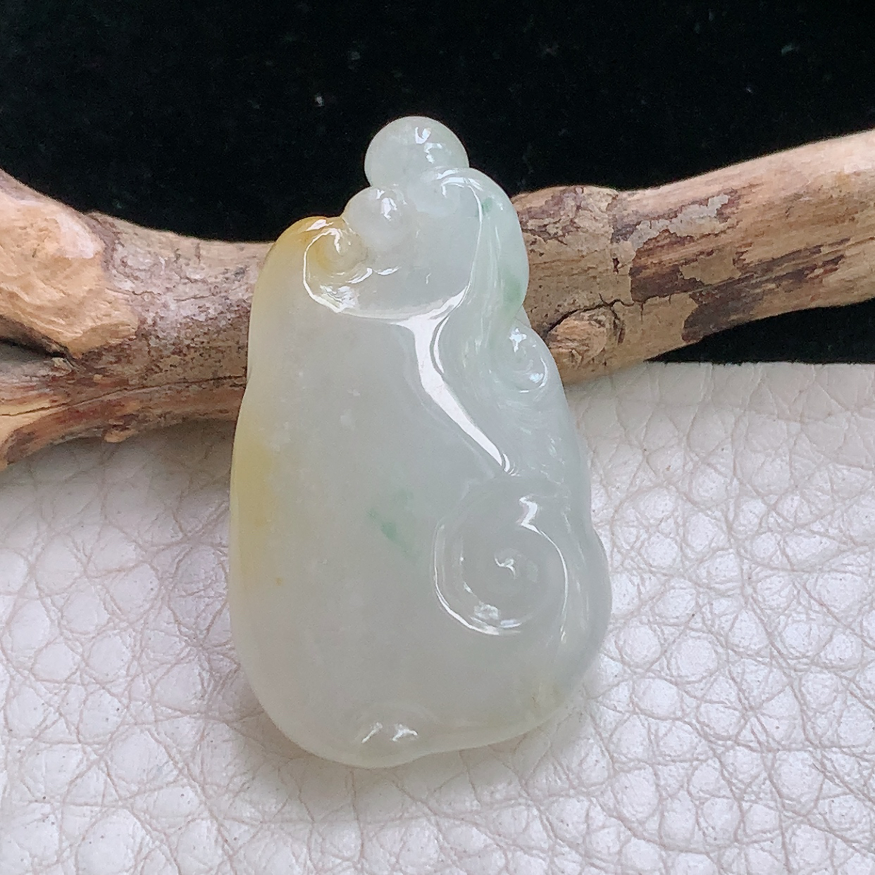 hx实拍35.3*21.8*11.2天然缅甸翡翠a货冰黄莲年有余玉吊坠 玉挂件