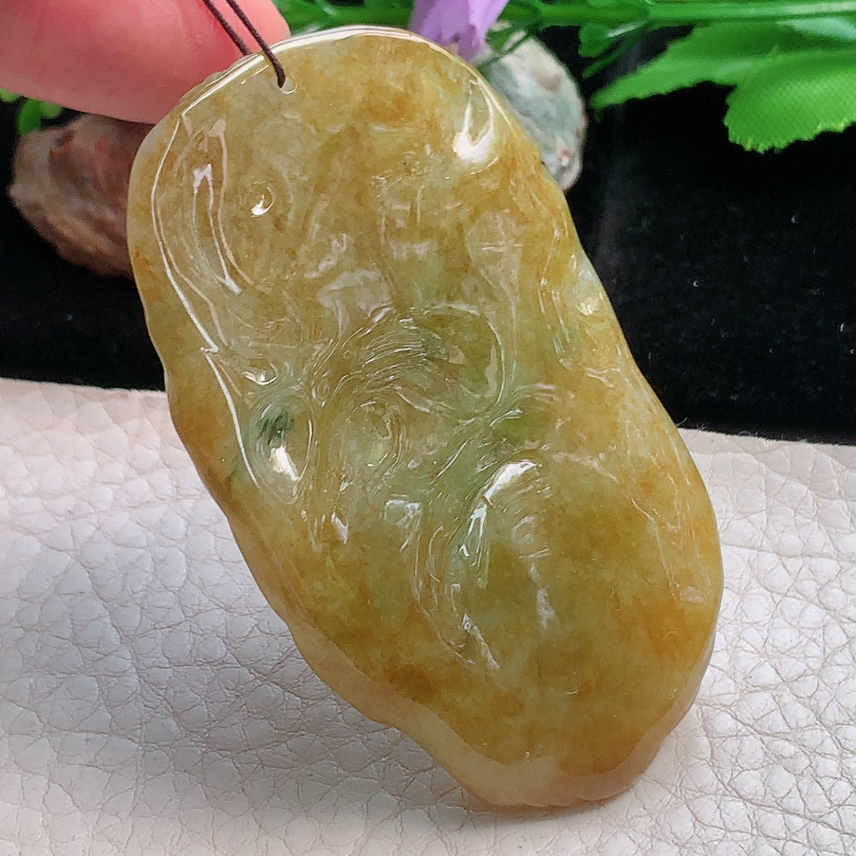 py实拍65*38*15.8缅甸翡翠精雕冰三彩龙牌 生意兴隆玉项坠 玉挂件