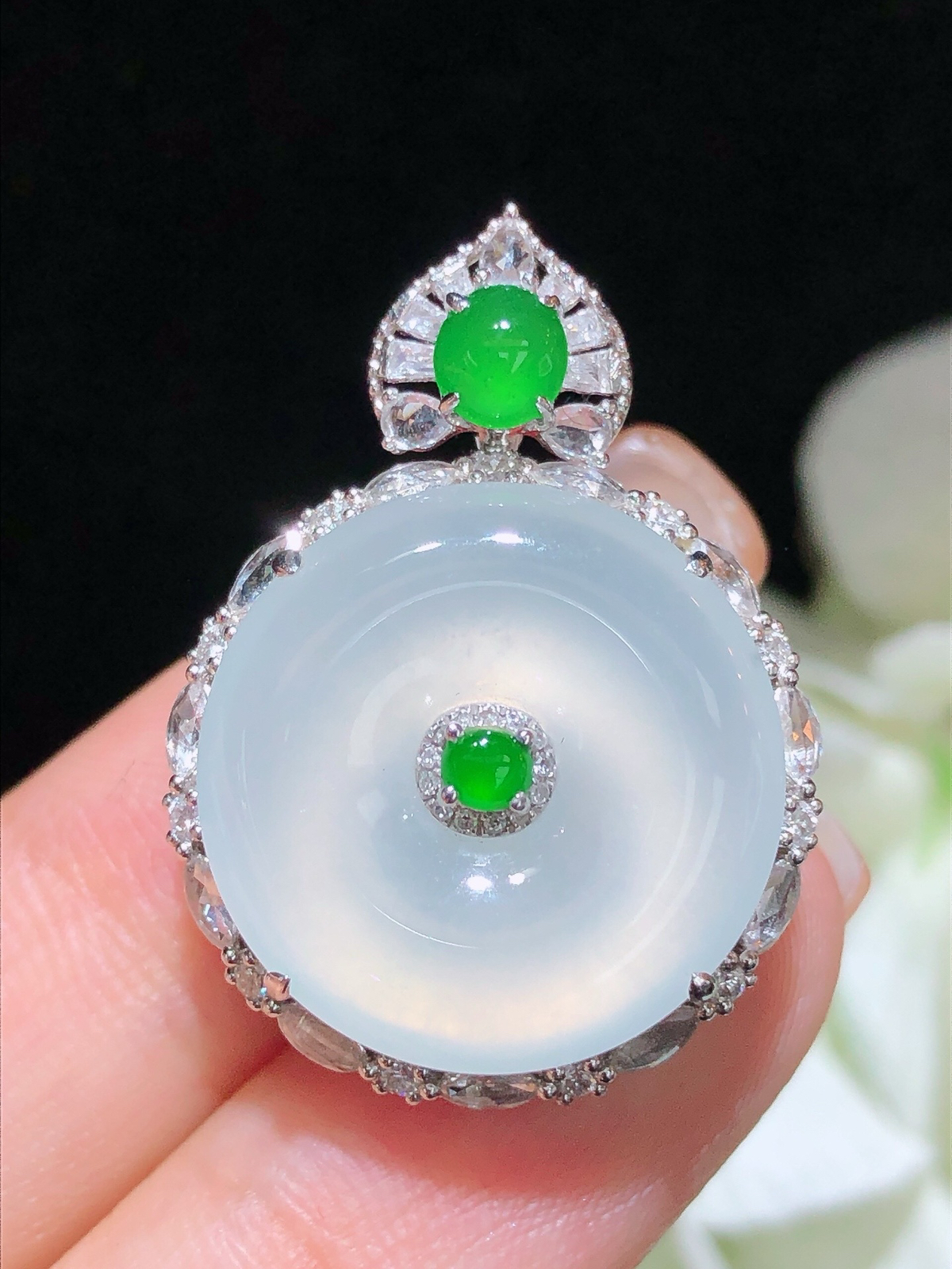 18K金 茅台白平安扣吊坠 水润色艳 品相饱满 配送银链！苹果手机拍摄，实物更好看..