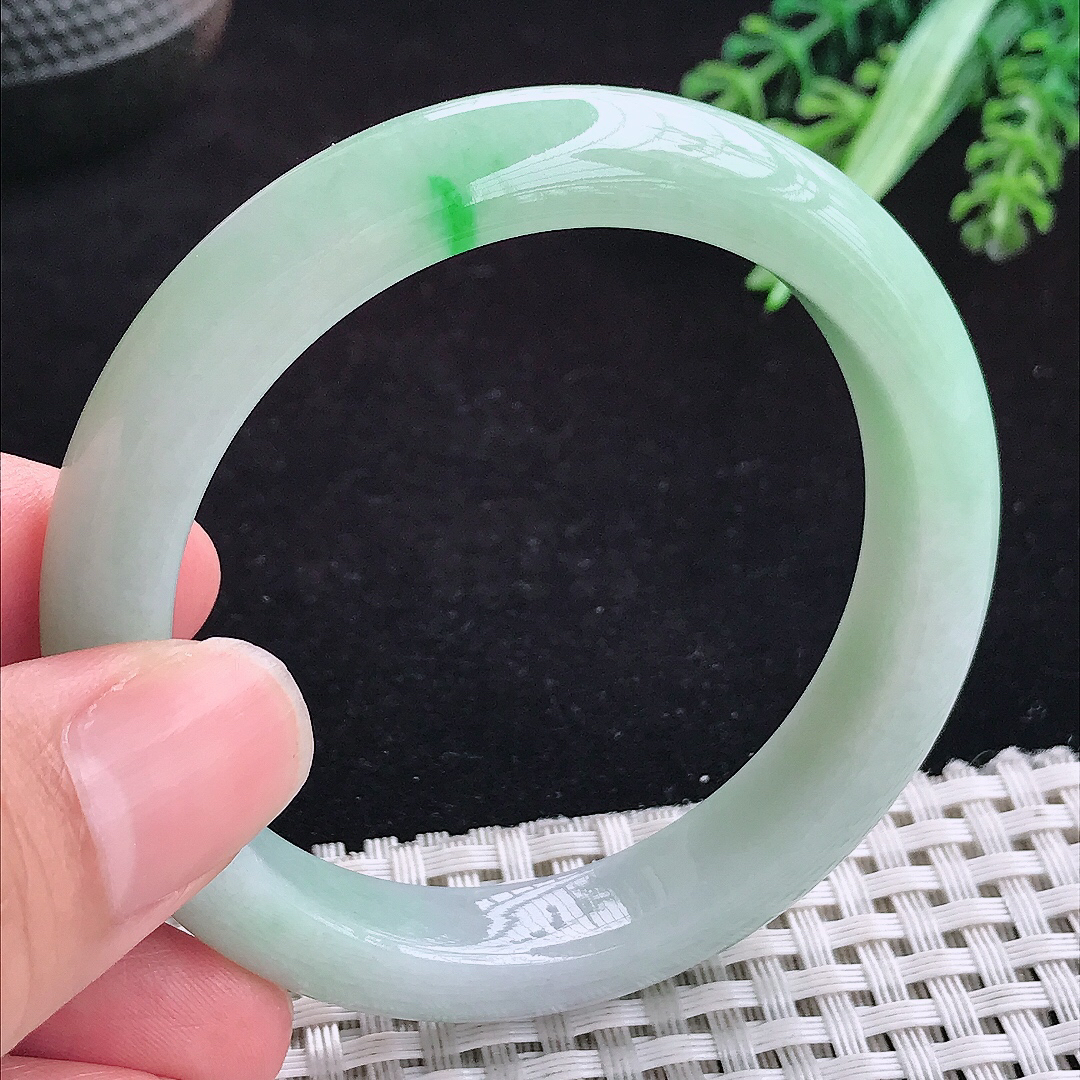 实拍A货翡翠52/10.8/8老坑冰润飘阳绿手镯玉手镯女款平安镯