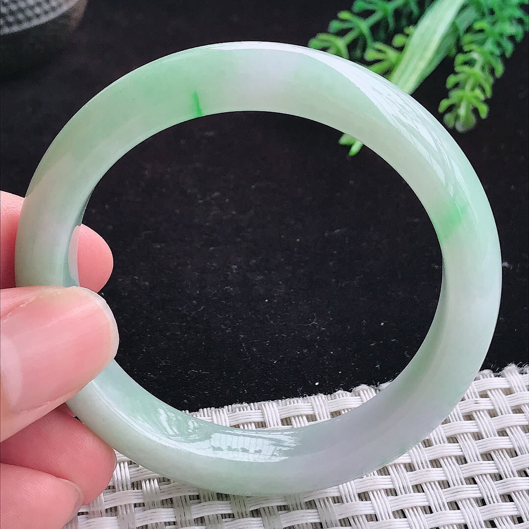 实拍A货翡翠52/10.8/8老坑冰润飘阳绿手镯玉手镯女款平安镯
