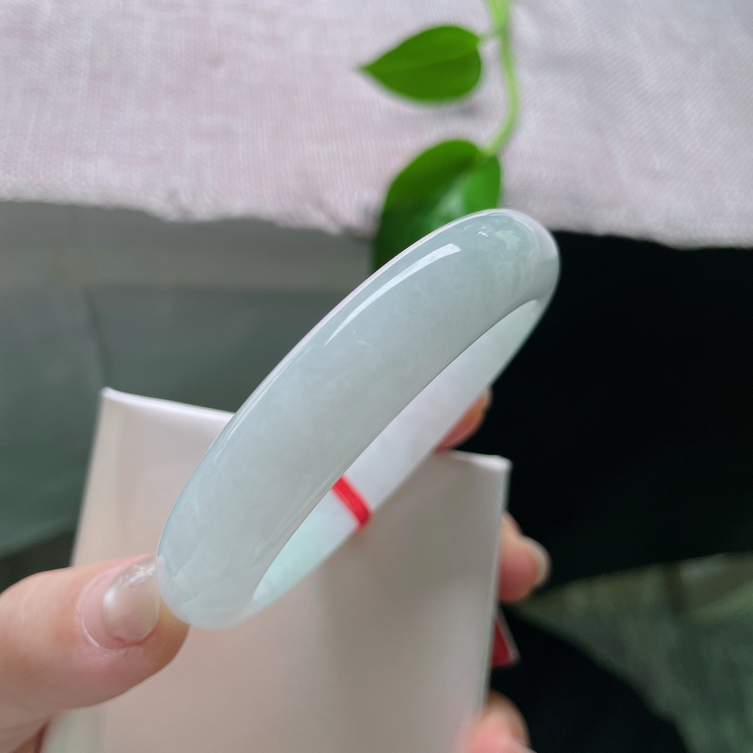 绿底正圈，柔润细腻，种老，佩戴知性，温柔素雅，无裂，ss53600a