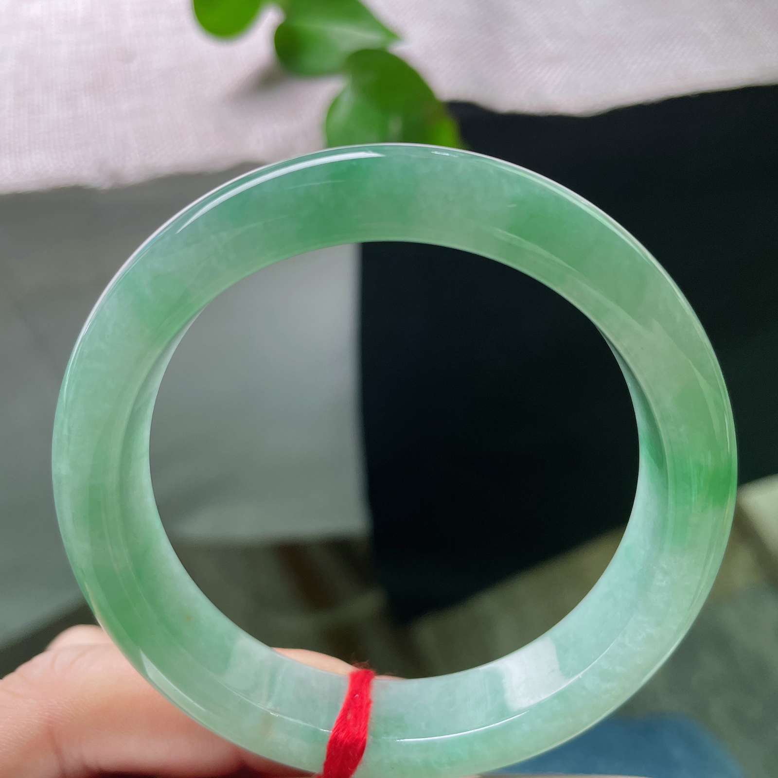 特惠活动#55/12.6/8.2，绿底正圈，水润，佩戴古典优雅，韵味十足，种老，ss53547a