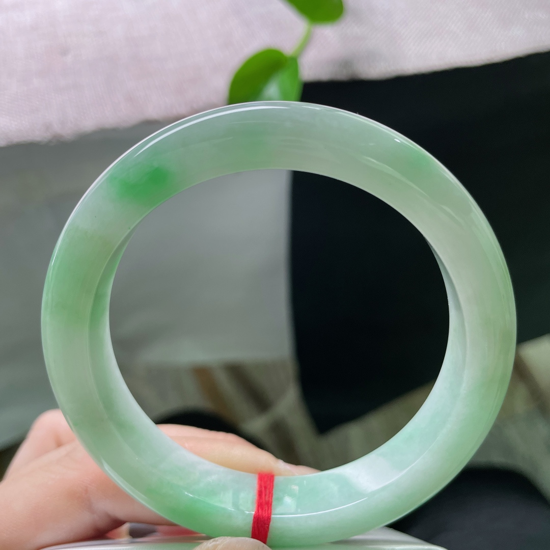绿底正圈，水润细腻，秀丽倾心，贵气，无裂，ss53569a