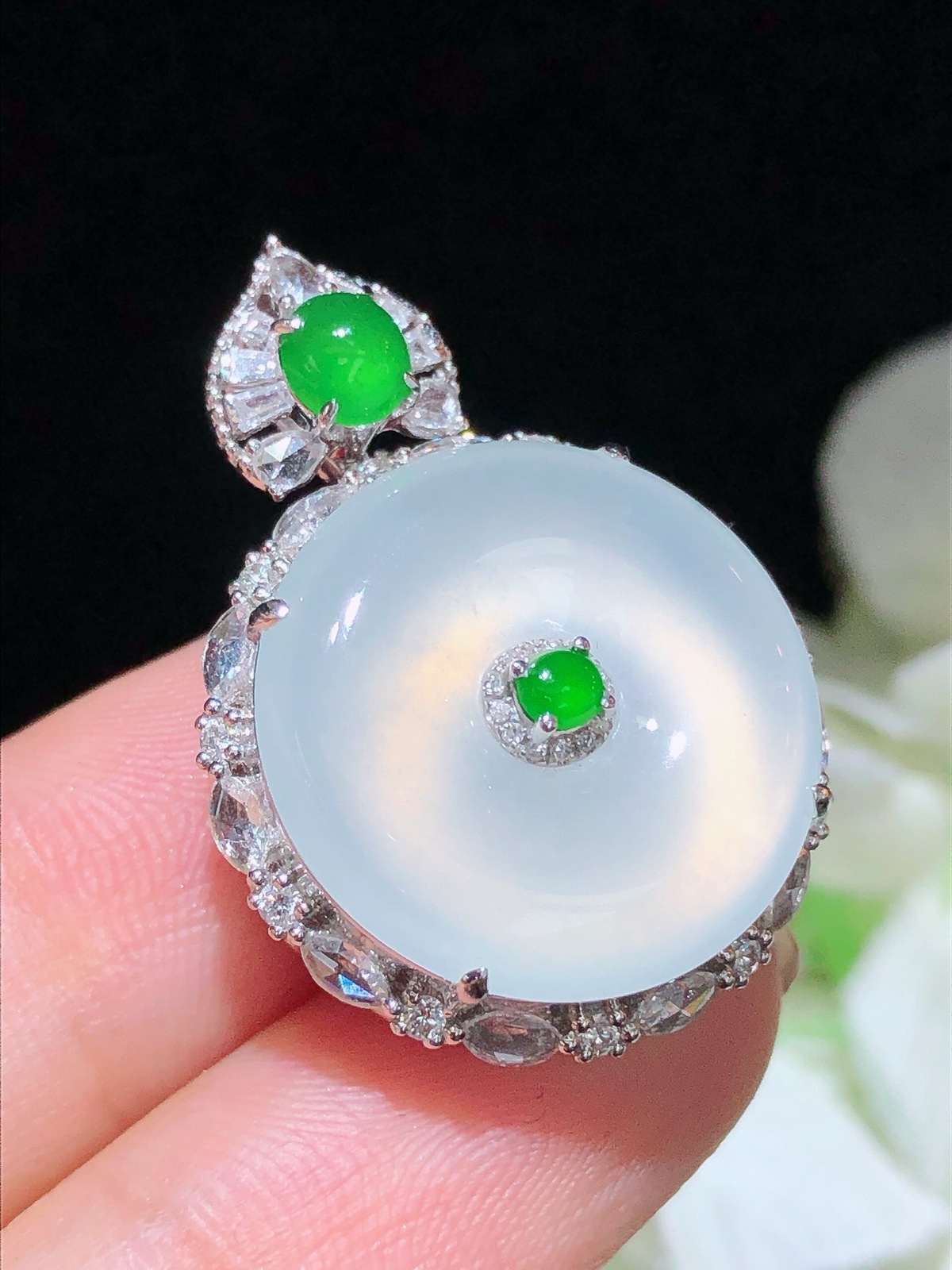 18K金 茅台白平安扣吊坠 水润色艳 品相饱满 配送银链！苹果手机拍摄，实物更好看..