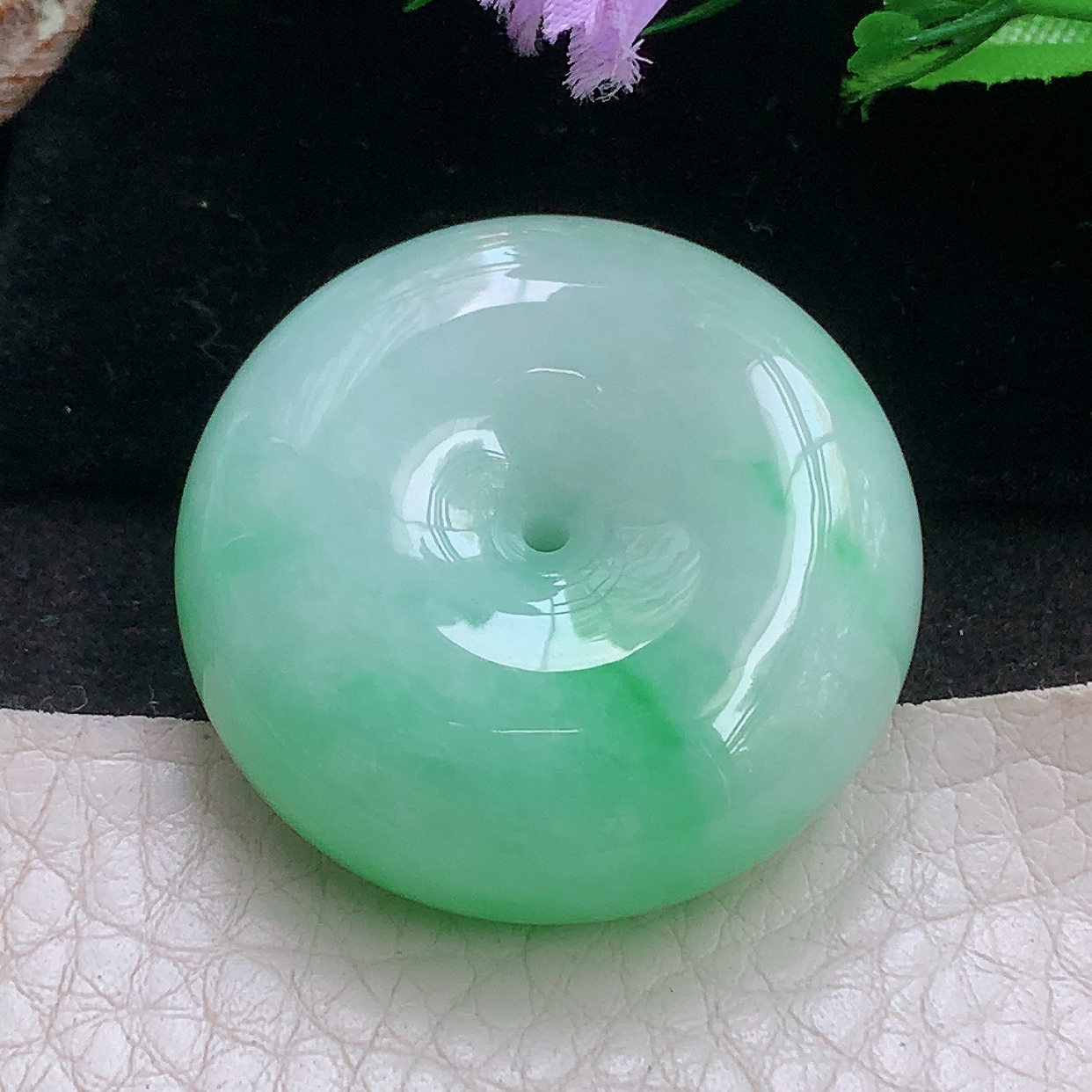 xqa实拍33*12.5天然缅甸翡翠a货胶感半山水面包扣 玉扣玉吊坠 玉挂件