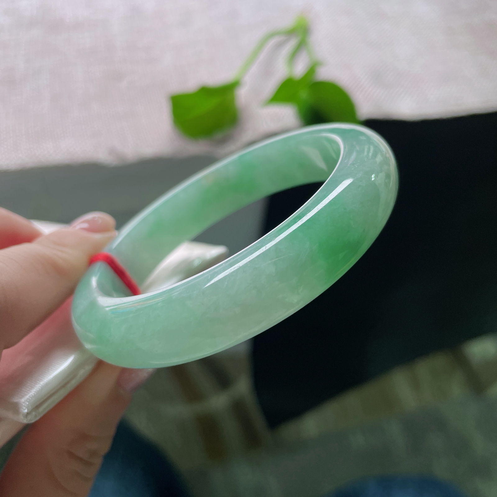 特惠活动#55/12.7/8.5绿底正圈，水润，把春天的所有温柔都带在腕间，洒金，ss50850a..