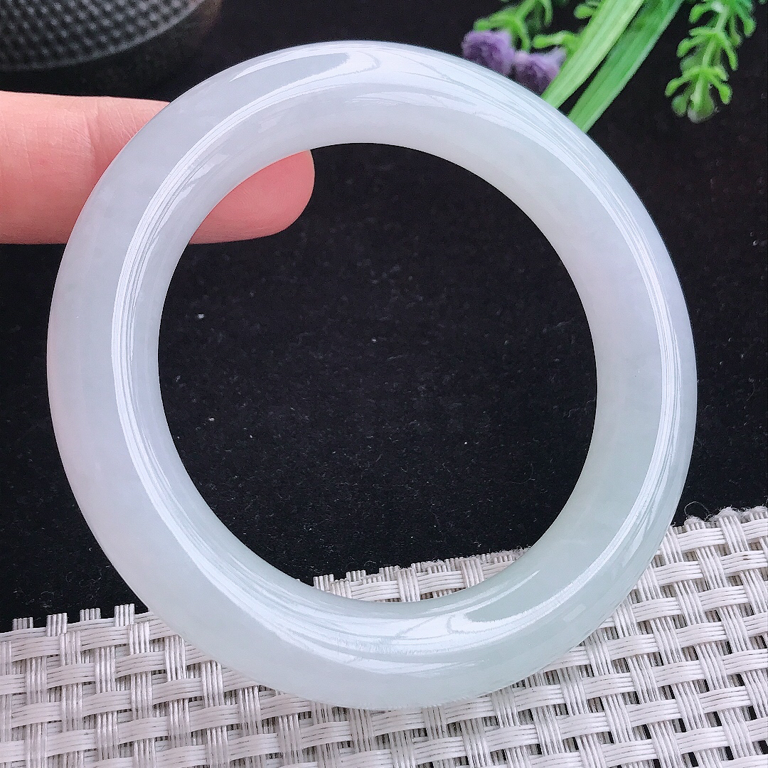 实拍A货翡翠54.5/11.8/11.5老坑冰胶果冻白月光圆条手镯玉手镯女款平安镯