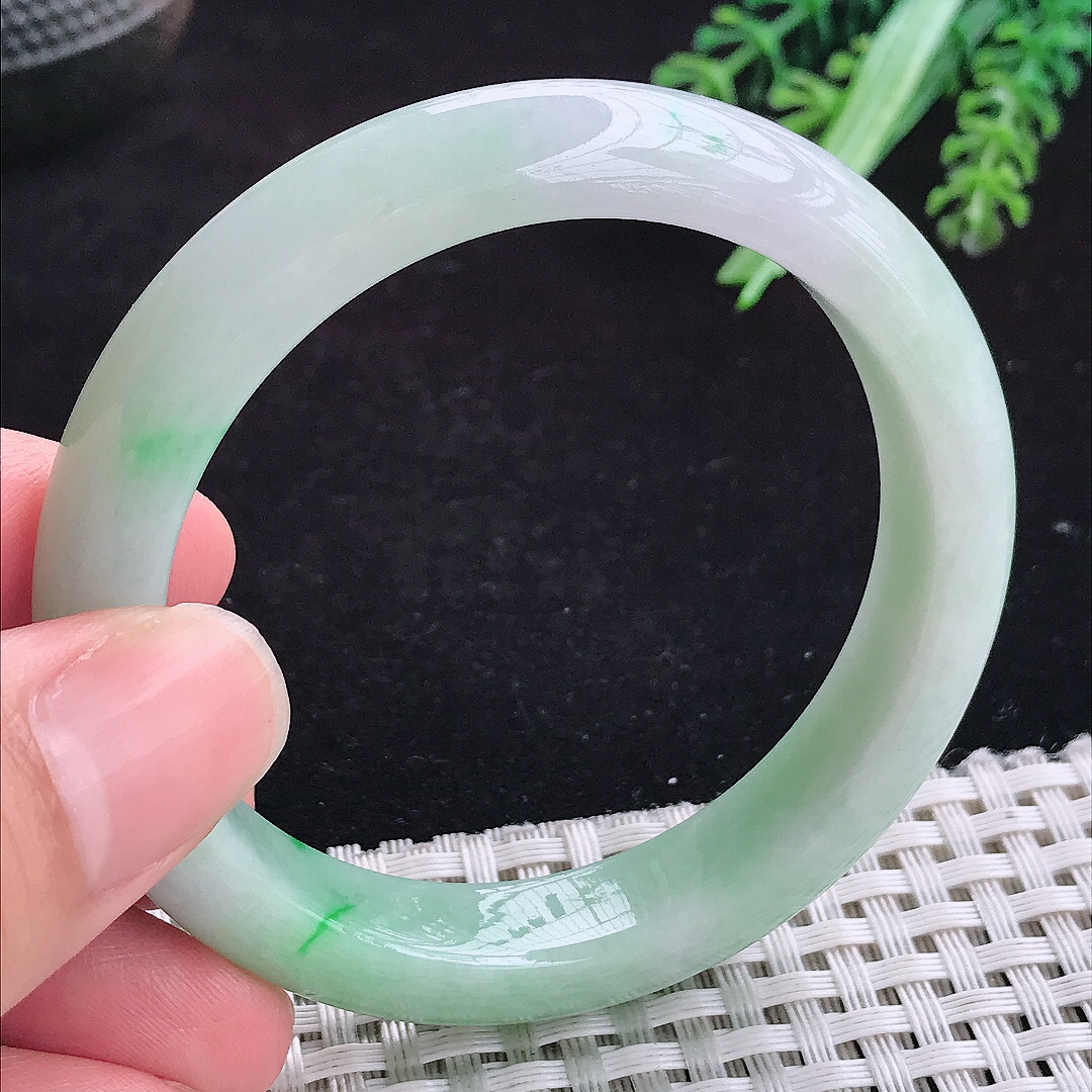 实拍A货翡翠52/10.8/8老坑冰润飘阳绿手镯玉手镯女款平安镯