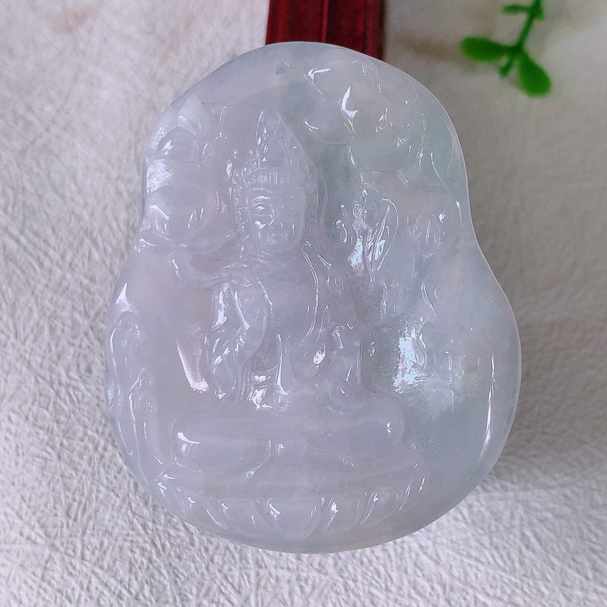 自然光实拍，冰胶翡翠大势至菩萨吊坠，赐福翡翠观音，冰透，观音庇佑守护 ，送礼或自留佳选！#50尺寸5