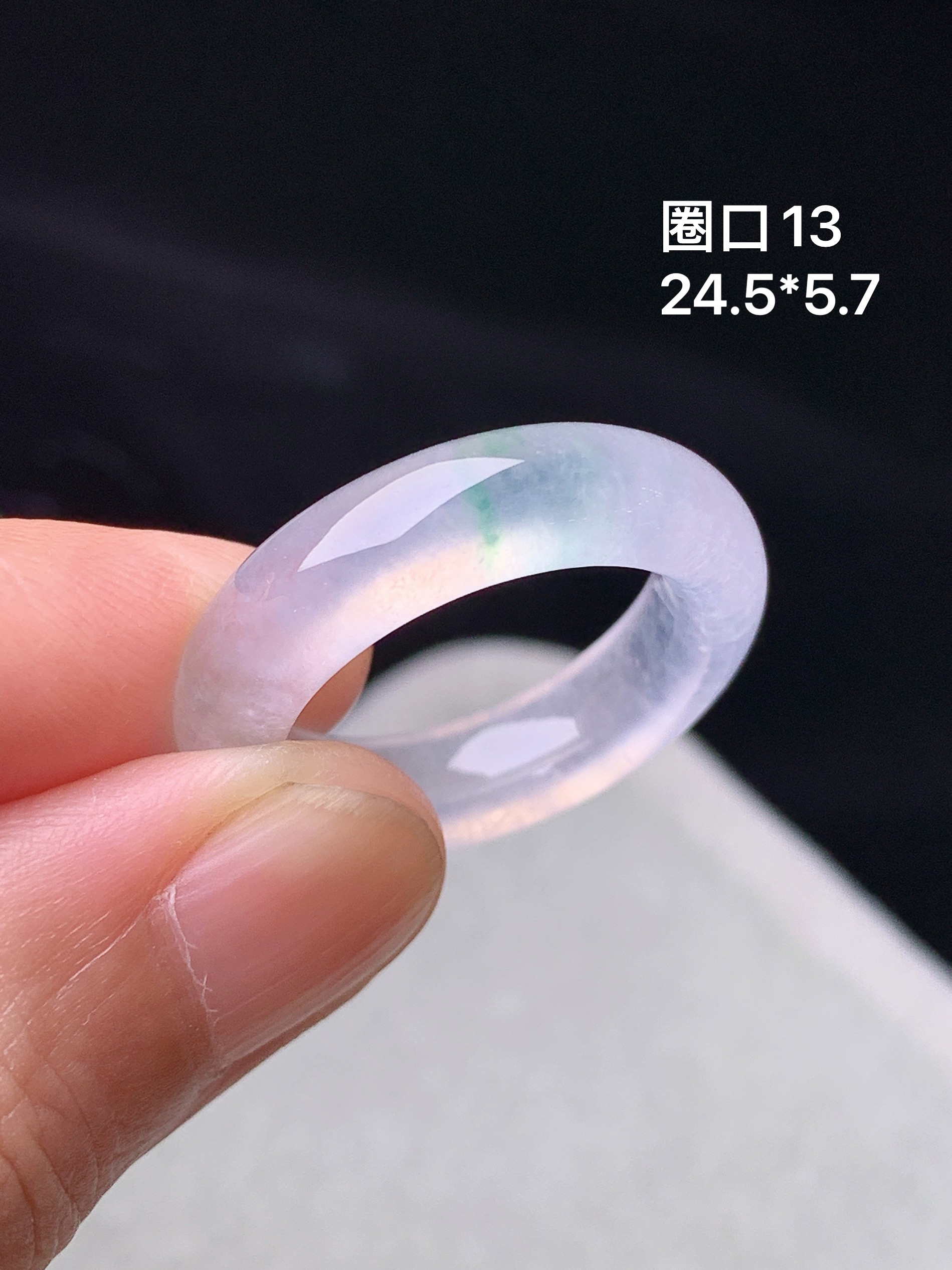 冰种指环 玉质细腻 色泽艳丽清新 水润亮眼 圈口13 整体尺寸24.5*5.7 c1
