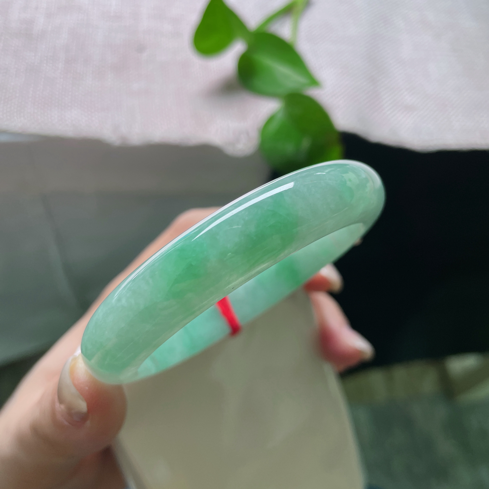 特惠活动#55/12.6/8.2，绿底正圈，水润，佩戴古典优雅，韵味十足，种老，ss53547a