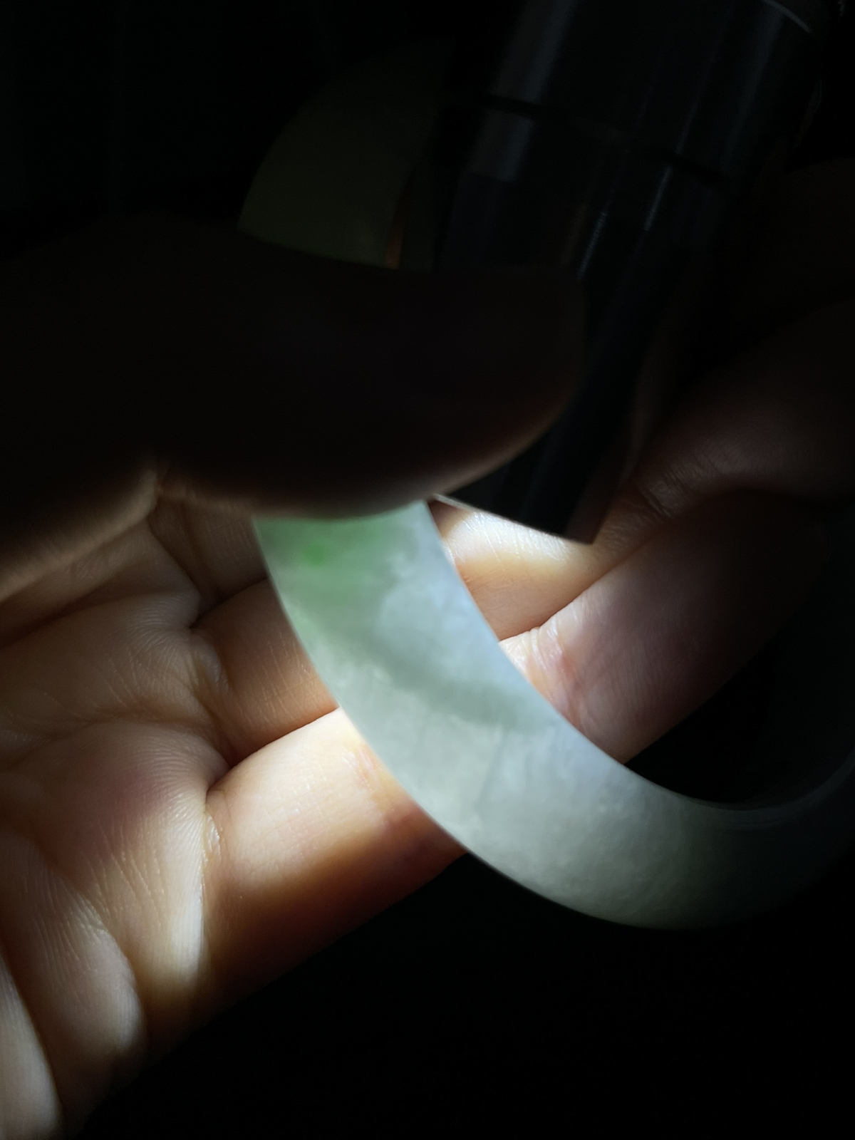 正圈56圈口，翡翠糯化种飘绿手镯