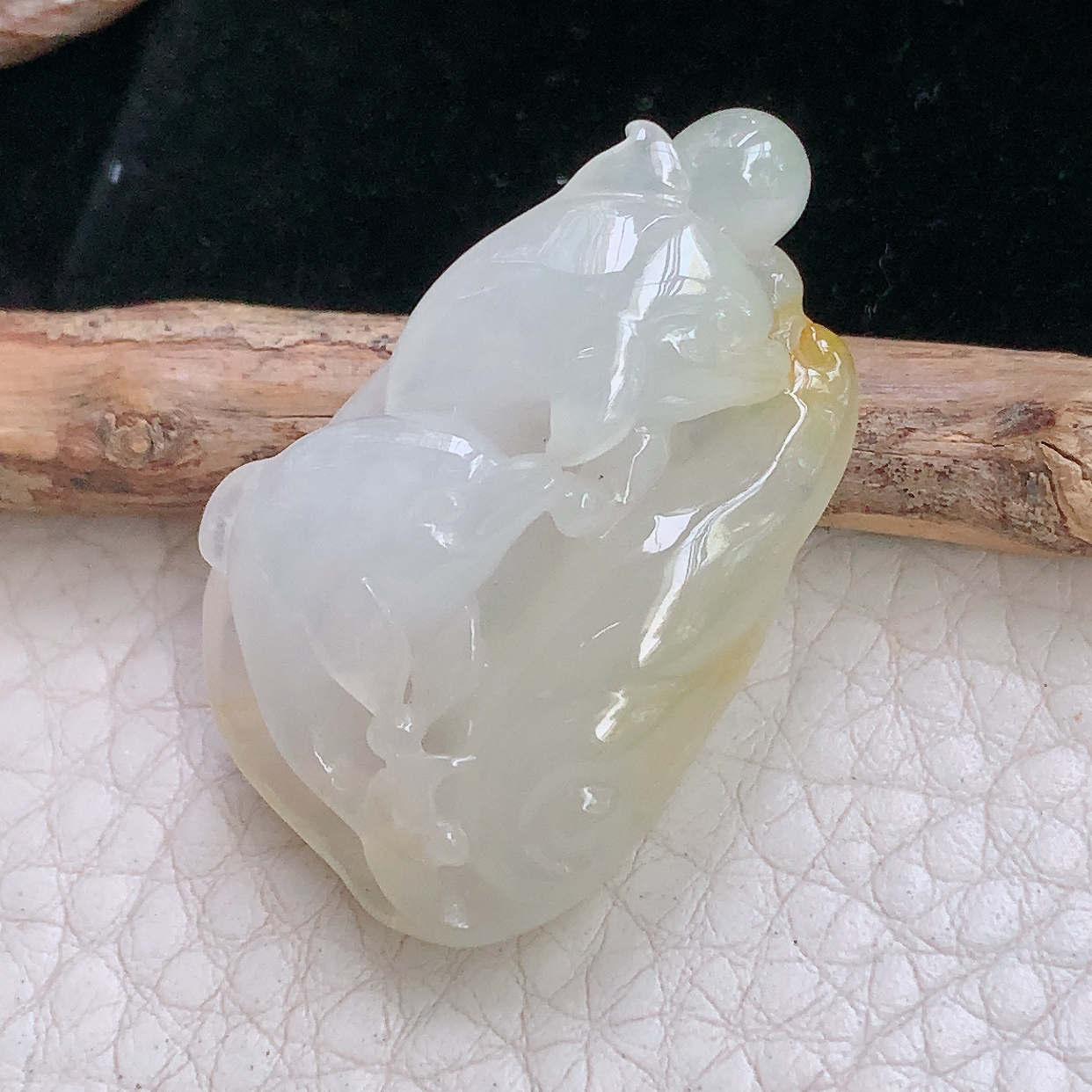 hx实拍35.3*21.8*11.2天然缅甸翡翠a货冰黄莲年有余玉吊坠 玉挂件