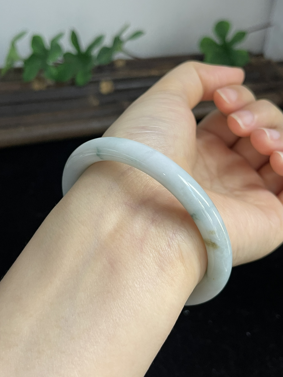圆镯56.2圈口，翡翠手镯