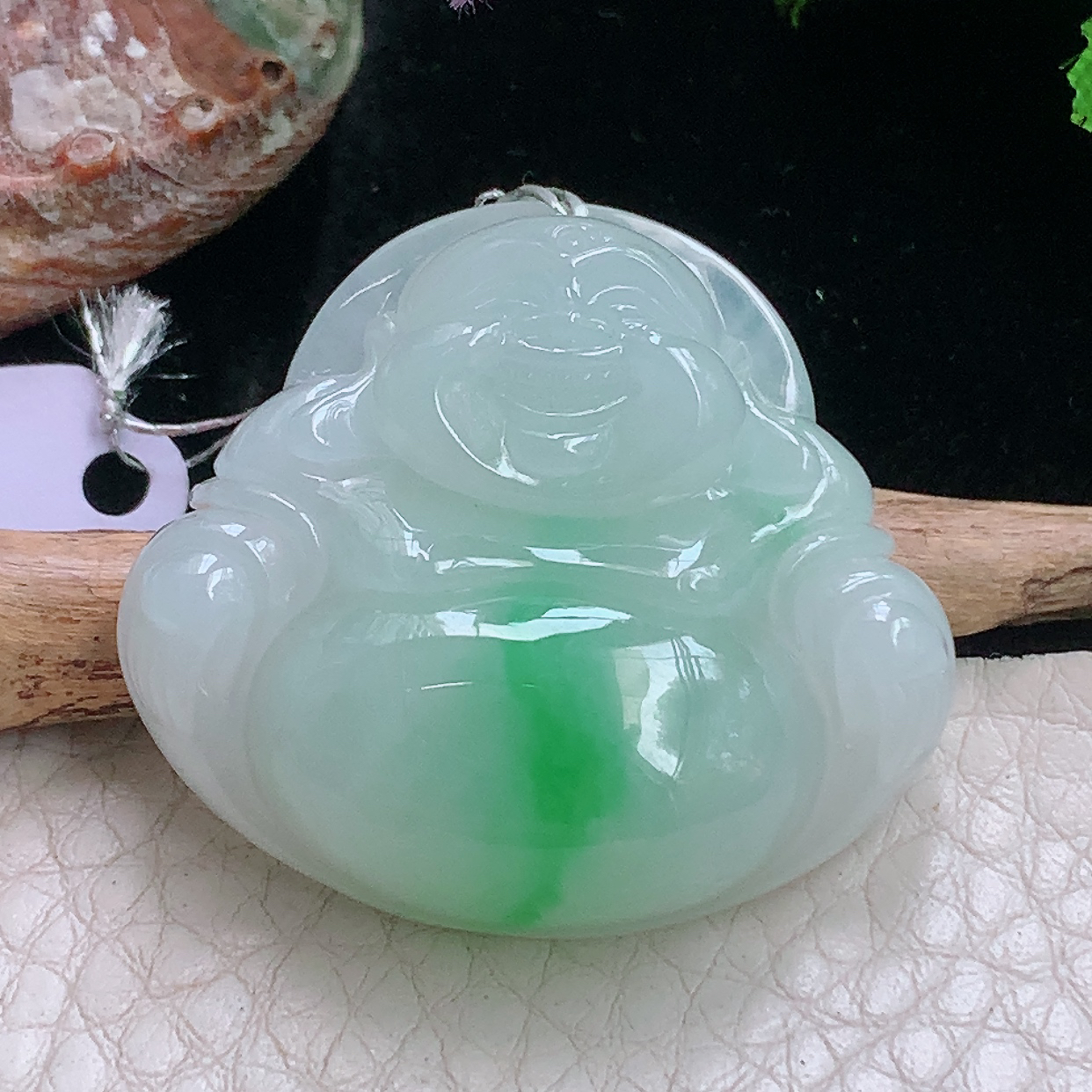 xqa实拍32*36*9.8天然缅甸翡翠a货冰飘绿佛公 开心佛玉吊坠 玉挂件
