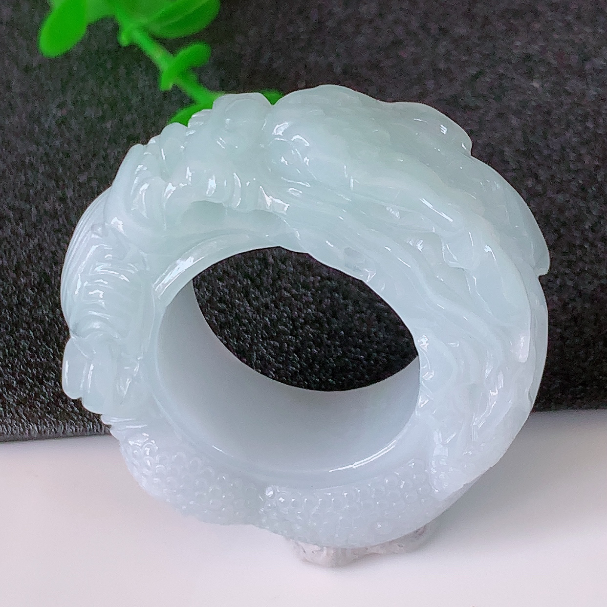 自然光实拍，龙扳指，22mm内径翡翠扳指，冰润指环，玉扳指，戒指，财源滚滚，玉质细腻起胶，28圈口， 种水好！#50尺寸41*13.8-9.5