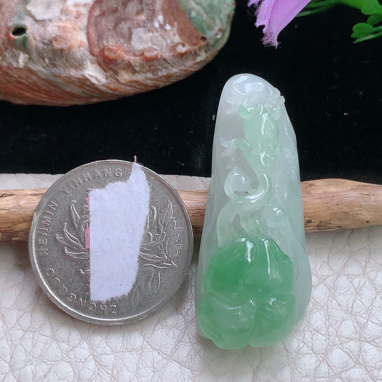 hx实拍40*17.8*12天然缅甸翡翠a货冰绿莲年有余玉吊坠 玉挂件