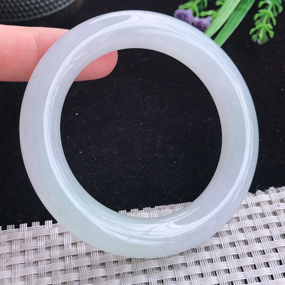 实拍A货翡翠54.5/11.8/11.5老坑冰胶果冻白月光圆条手镯玉手镯女款平安镯