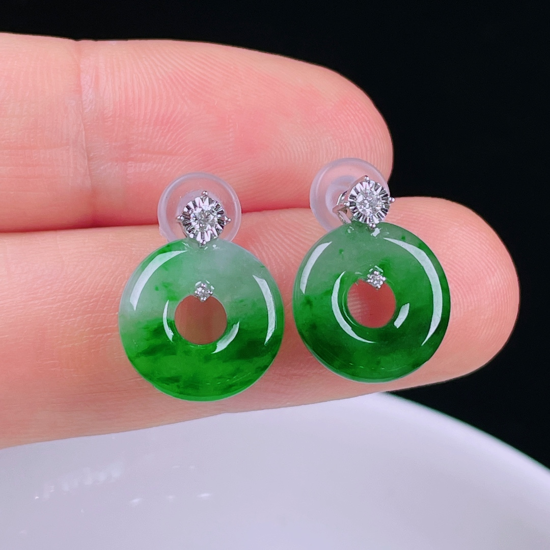 ️冰绿耳坠，老种起光，细底通透，尺寸：16.2/12.8/2.8mm0529