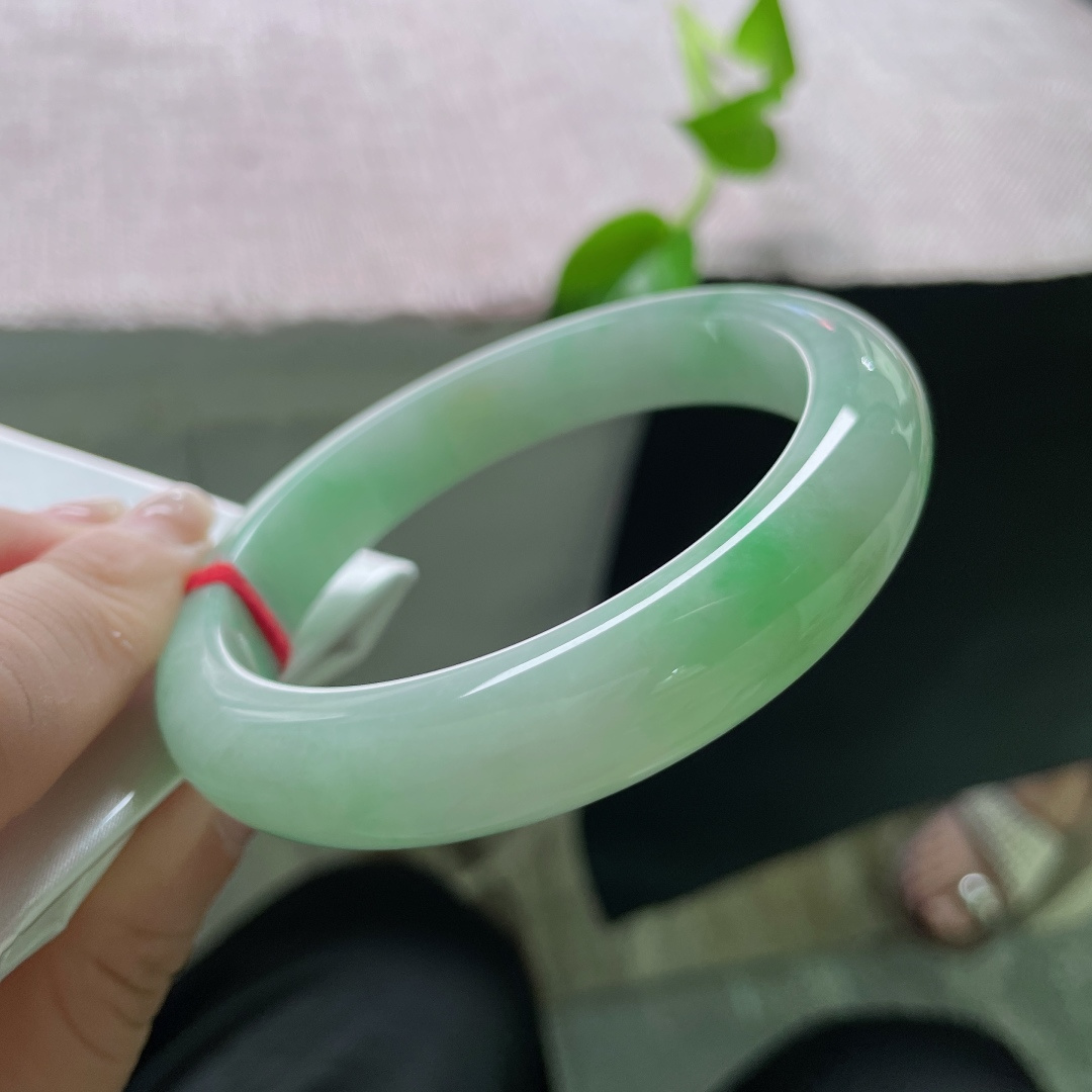 绿底正圈，水润细腻，秀丽倾心，贵气，无裂，ss53569a