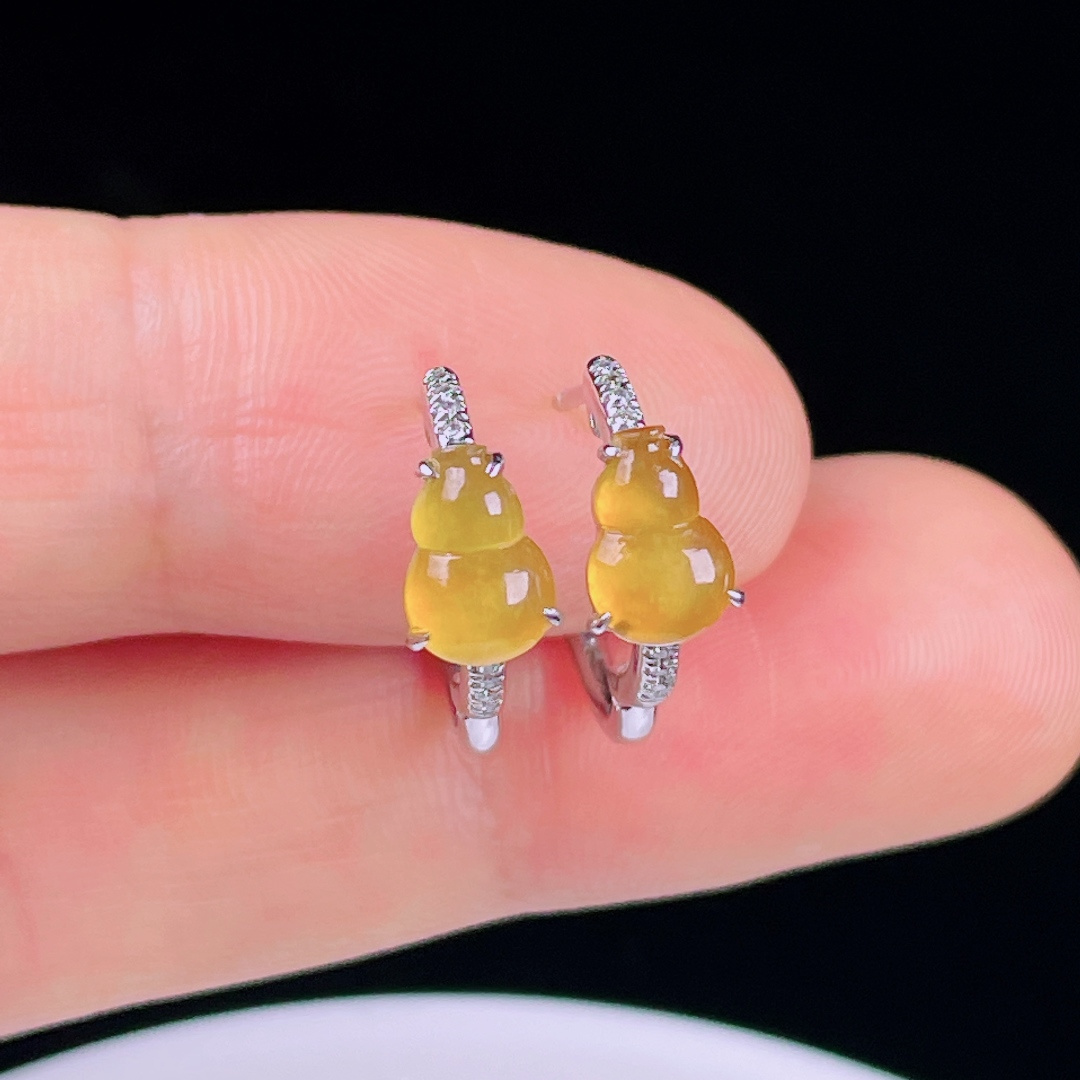️冰黄耳坠，老种起光，细底通透，尺寸：裸石7.7/5.7/3mm0529