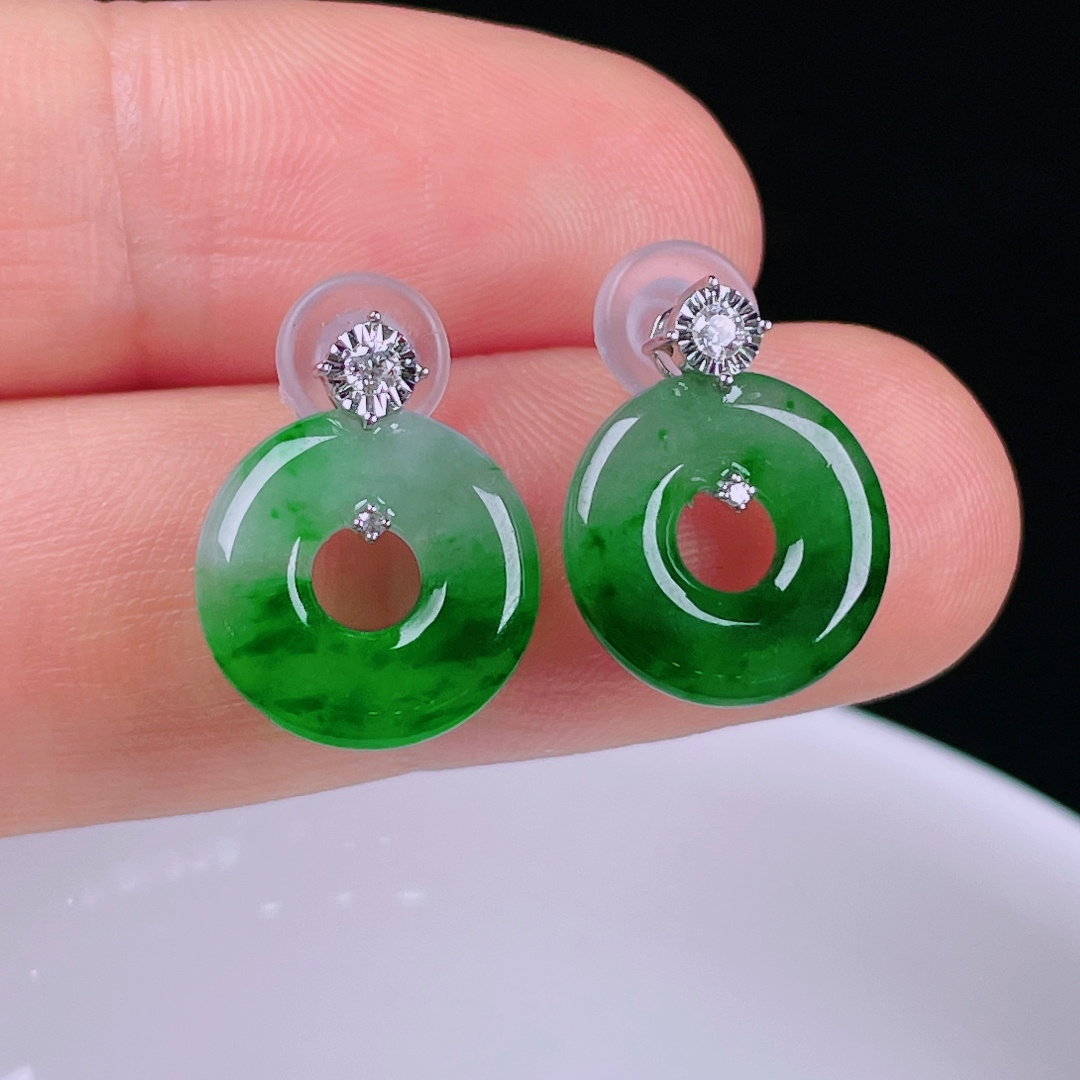️冰绿耳坠，老种起光，细底通透，尺寸：16.2/12.8/2.8mm0529