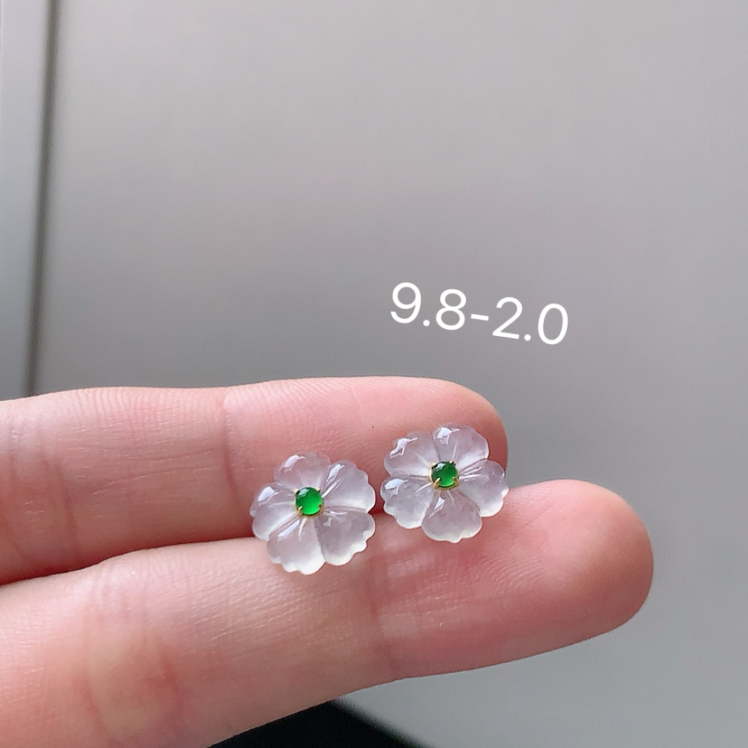 花朵耳钉 种老冰透细腻，品相喜悦，佩戴精致大气，9.8-2.0