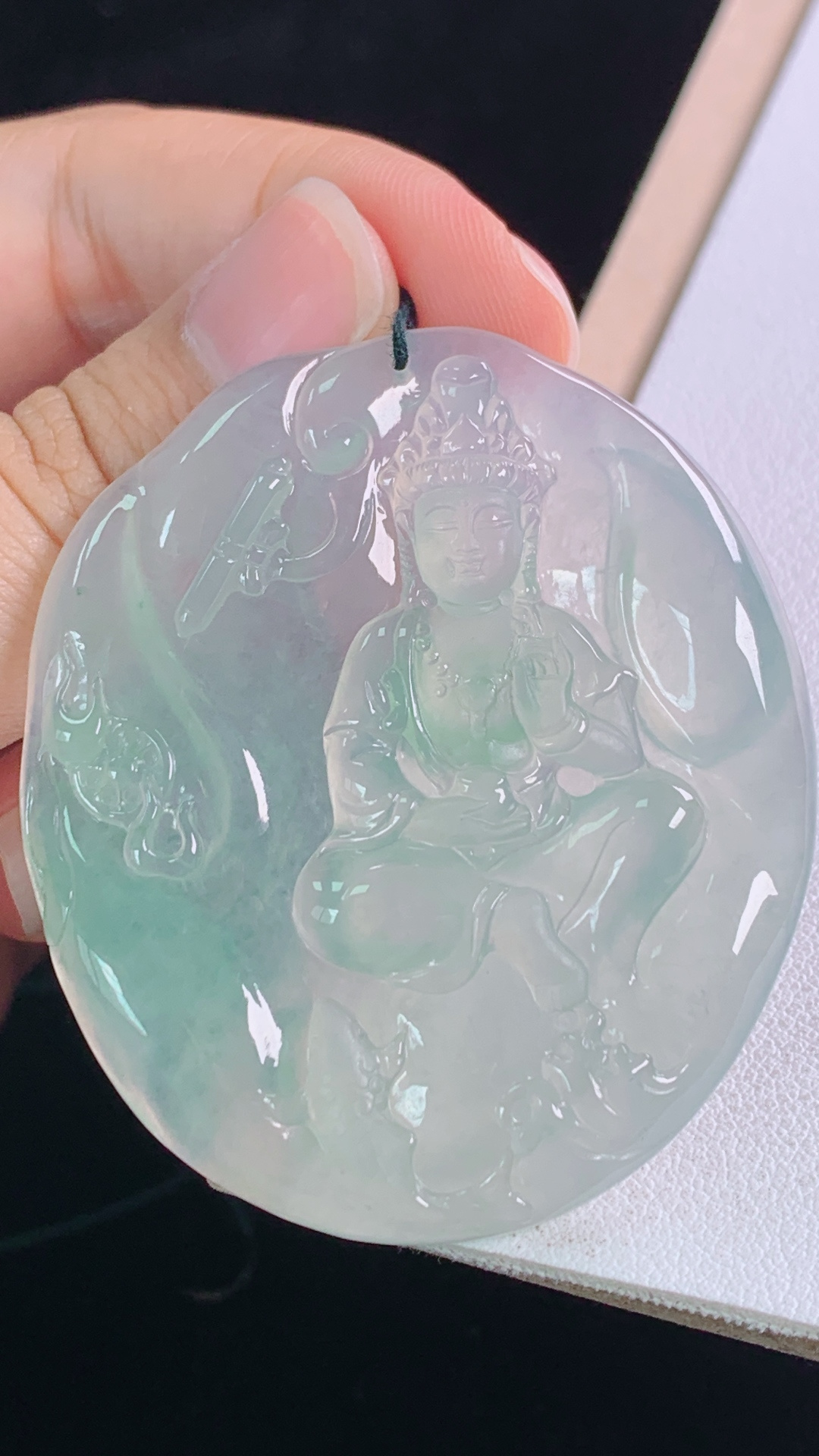高冰观音菩萨 种水，胶感十足， 尺寸:51.0-44.3-5.6mm 26