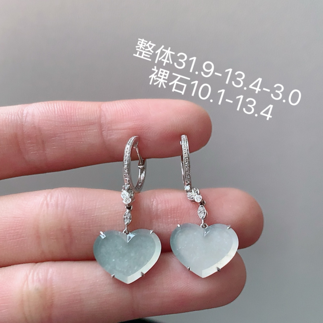 心形耳坠 种老无裂细腻，饱满起光，佩戴优雅迷人 货号115527，31.9-13.4-3.0