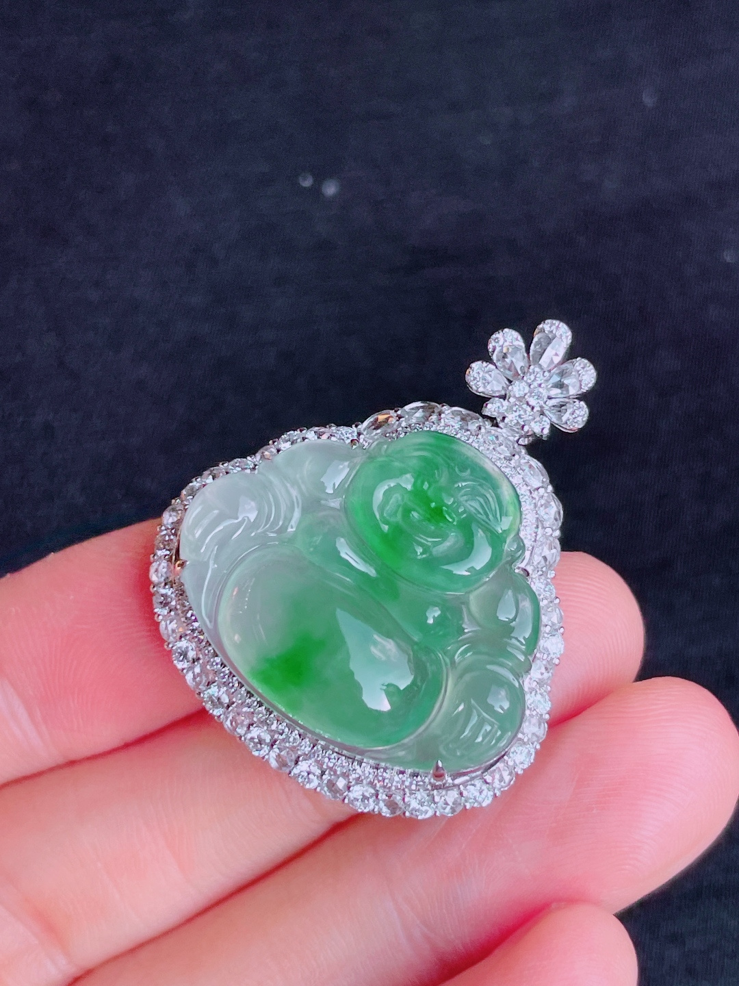 ️绿佛公吊坠，晶莹剔透，新颖时尚，无裂，22.5-26.5-4