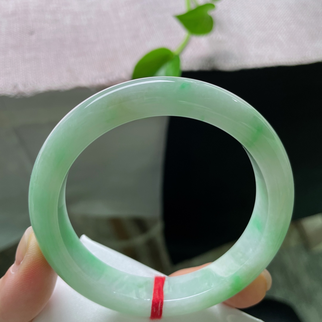 绿底正圈，水润细腻，秀丽倾心，贵气，无裂，ss53569a