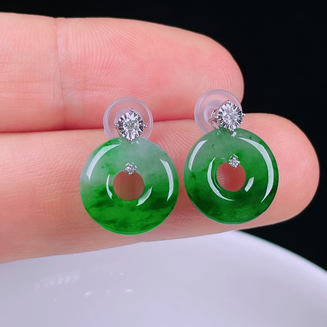 ️冰绿耳坠，老种起光，细底通透，尺寸：16.2/12.8/2.8mm0529