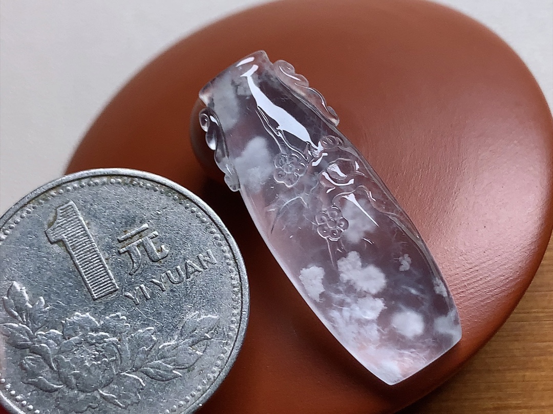 玻璃种雪花棉花瓶 很别致，点点雪花意境十足，尺寸32.2*12*5.2