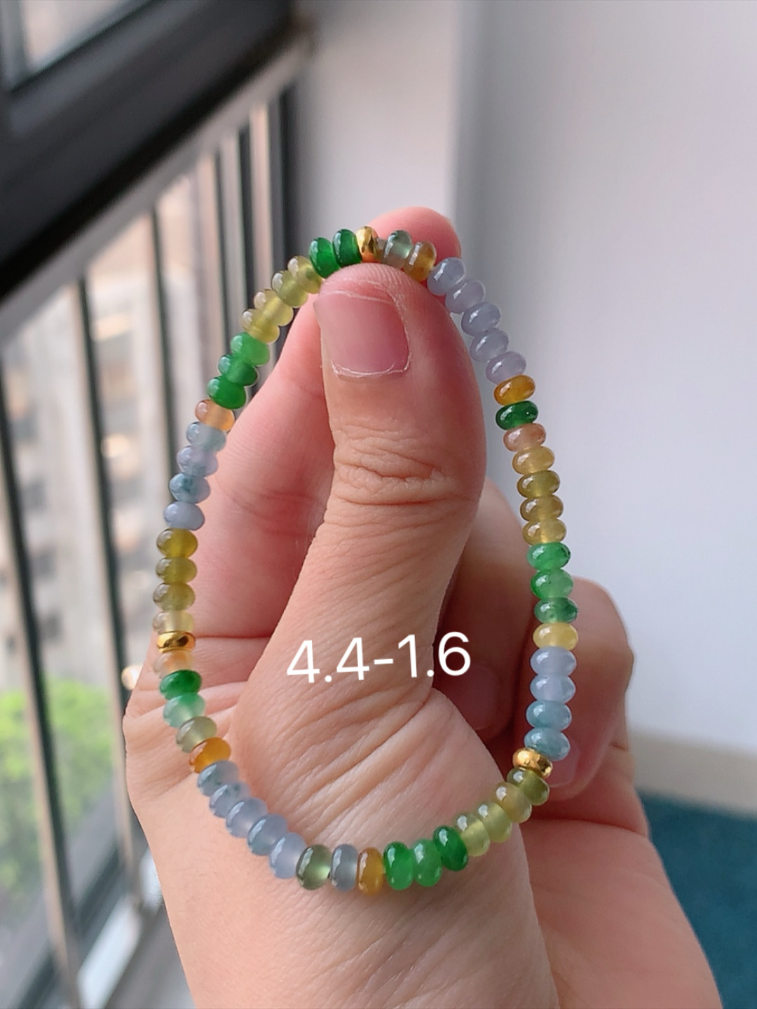 多彩圆珠手链 色系清新，种老细腻水润，佩戴优雅时尚 货号98528，4.4-1.6