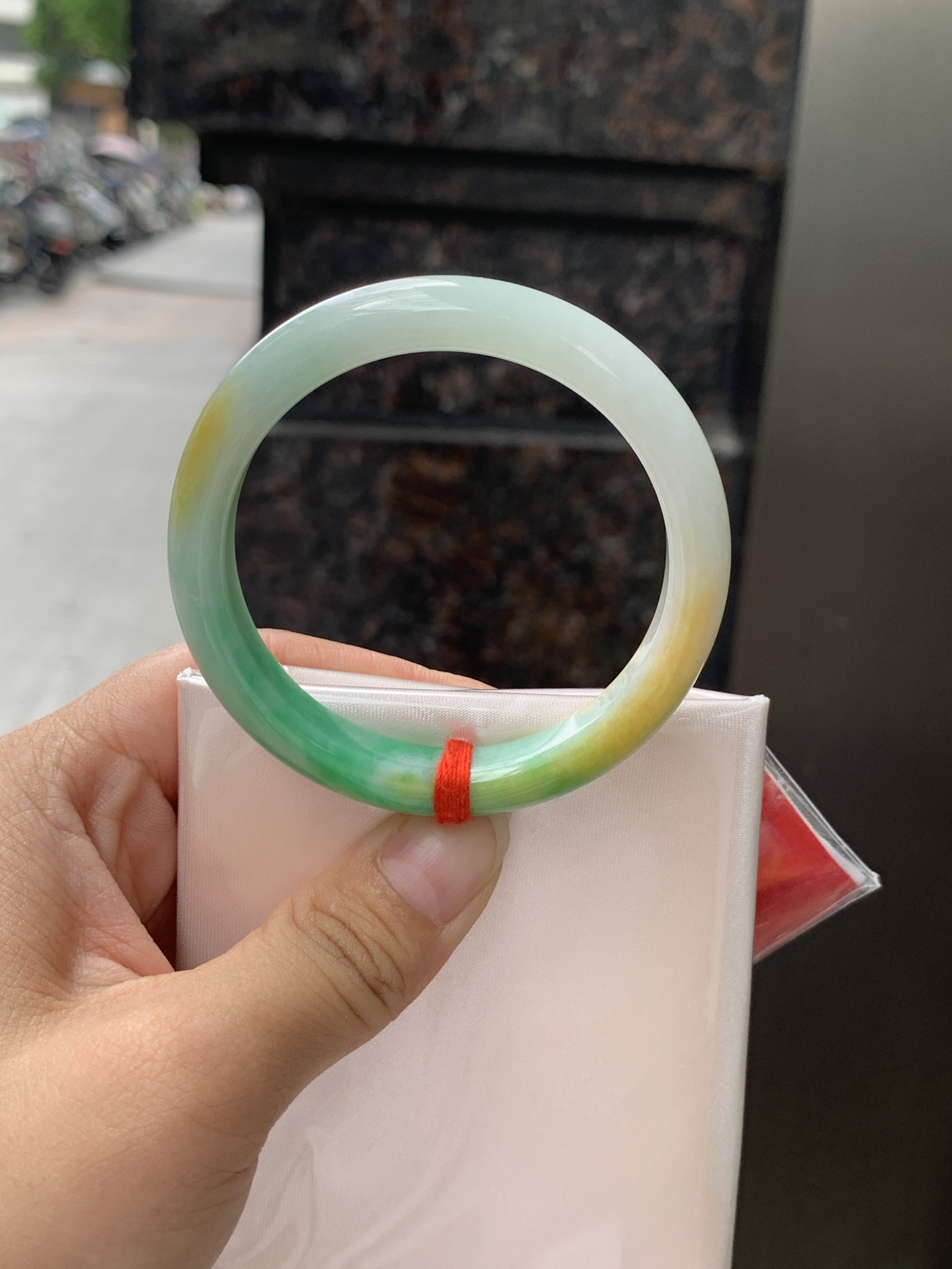 黄加绿正圈 51.5-9-7.2 0529-N813 无裂，底妆细腻，黄加绿特色