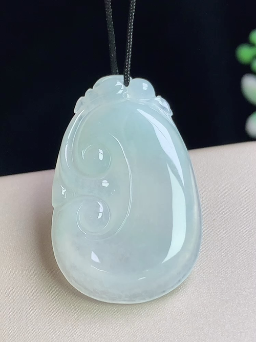 冰种如意，无裂，尺寸30.5-18.8-4.1mm，w29xqa8