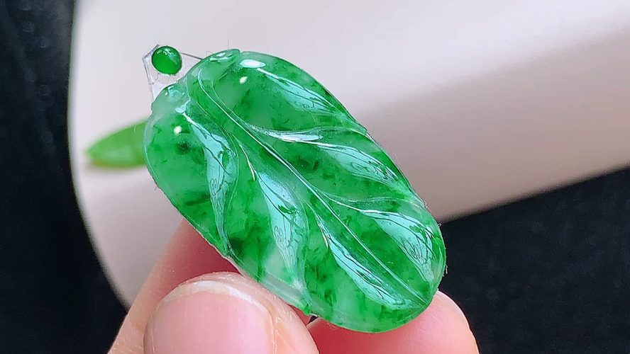 叶子，尺寸29.0-17.3-2.5mm，包A附证书