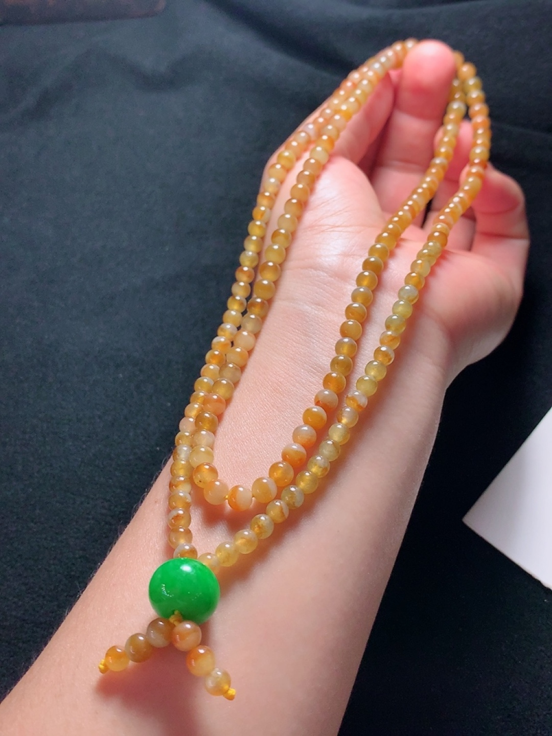 冰种黄翡珠链，种老水头好，又冰又润，饱满大气，尺寸：5.2mm167粒