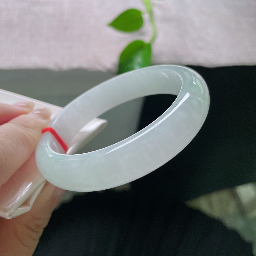 绿底正圈，柔润细腻，种老，佩戴知性，温柔素雅，无裂，ss53600a