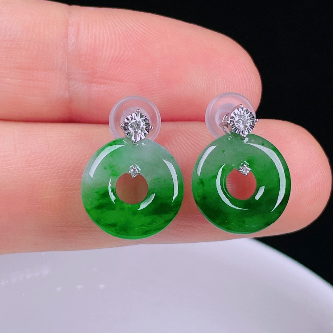 ️冰绿耳坠，老种起光，细底通透，尺寸：16.2/12.8/2.8mm0529