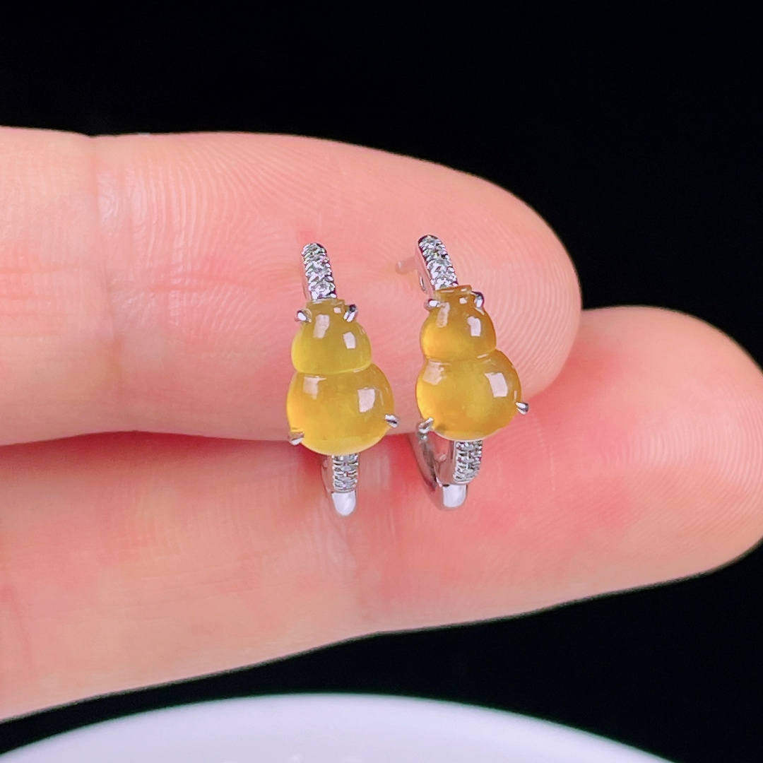 ️冰黄耳坠，老种起光，细底通透，尺寸：裸石7.7/5.7/3mm0529