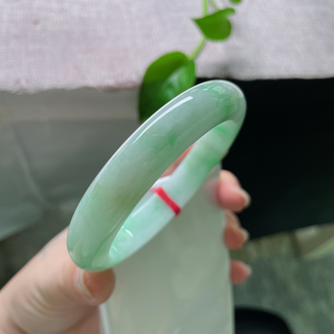 绿底正圈，水润细腻，秀丽倾心，贵气，无裂，ss53569a