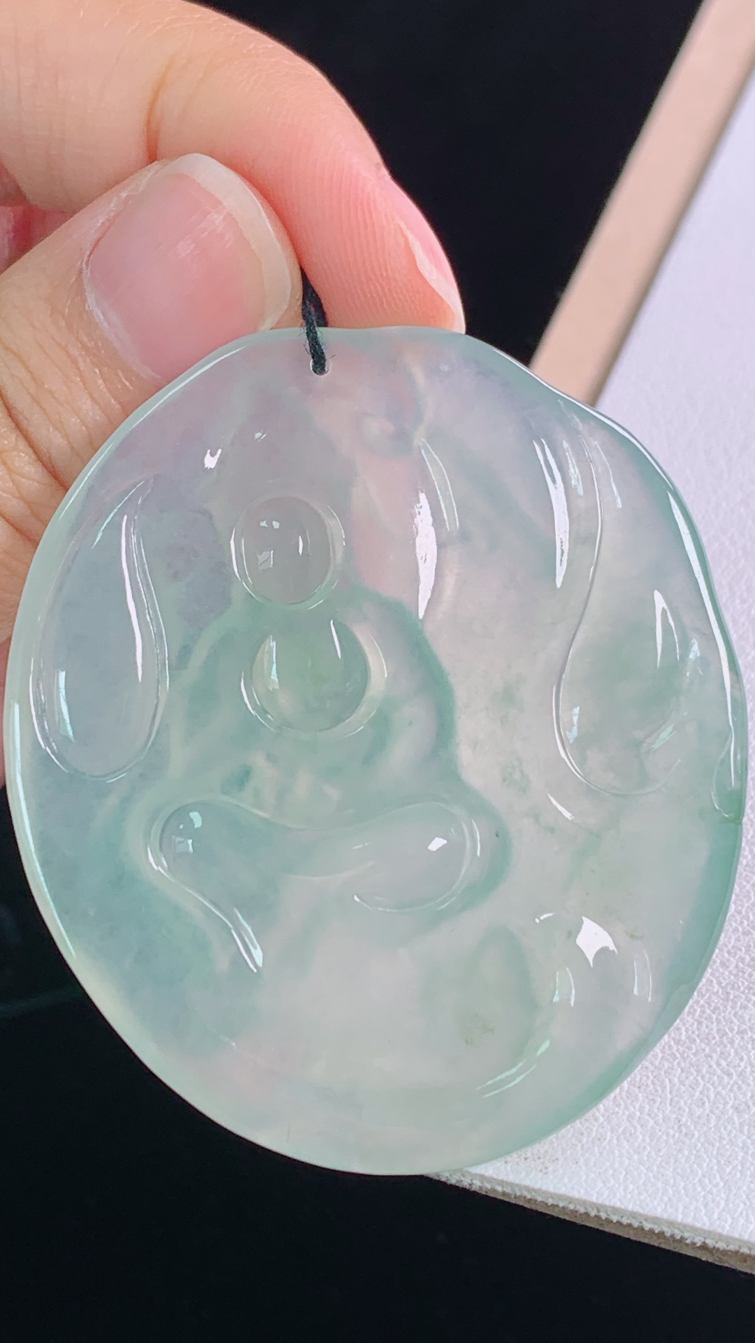 高冰观音菩萨 种水，胶感十足， 尺寸:51.0-44.3-5.6mm 26